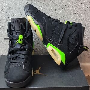 Air Jordan Retro 6s Kids Black and Neon Green High-Tops Size 4